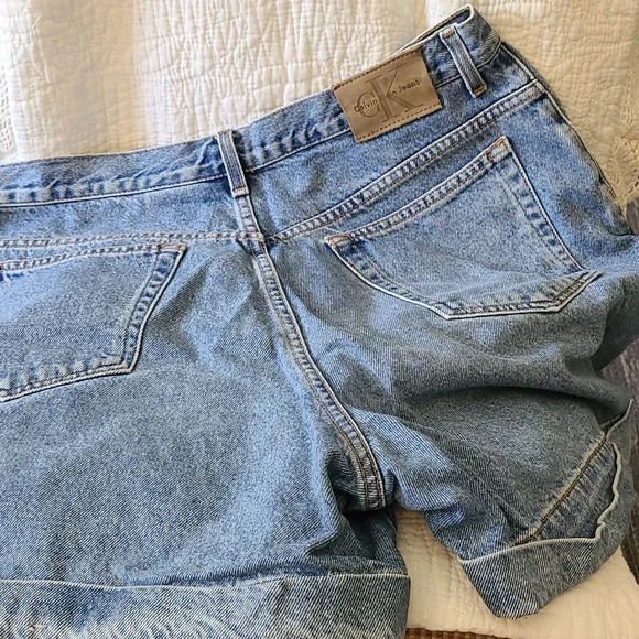 Womens CK Shorts - Picture 2 of 4